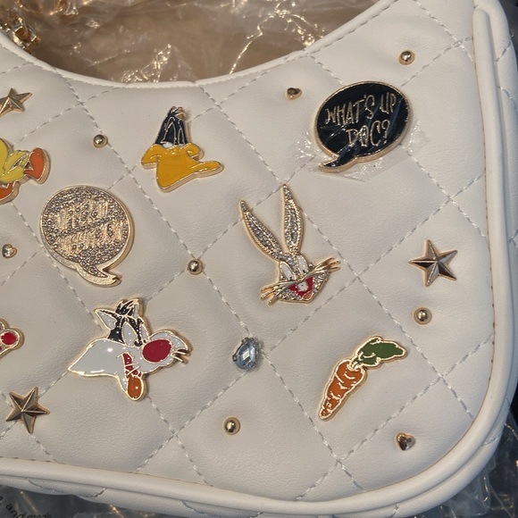 LIMITED EDITION Shoulder bag with gold chain detail and graphic pins NWT - Picture 9 of 15